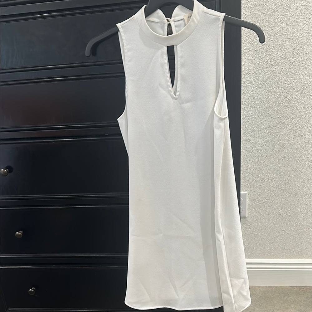 Elegant White Sleeveless dress